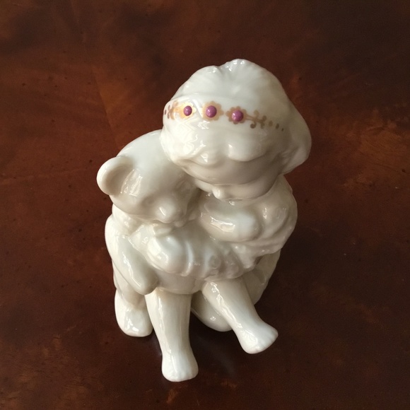 LENOX CHINA ‘’GIRL WITH TEDDYBEAR ‘’ FIGURINE - Picture 4 of 4